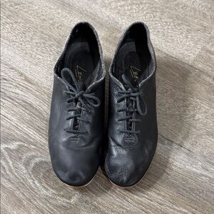 Leo’s SZ 7M jazz tap Black shoes. Great condition